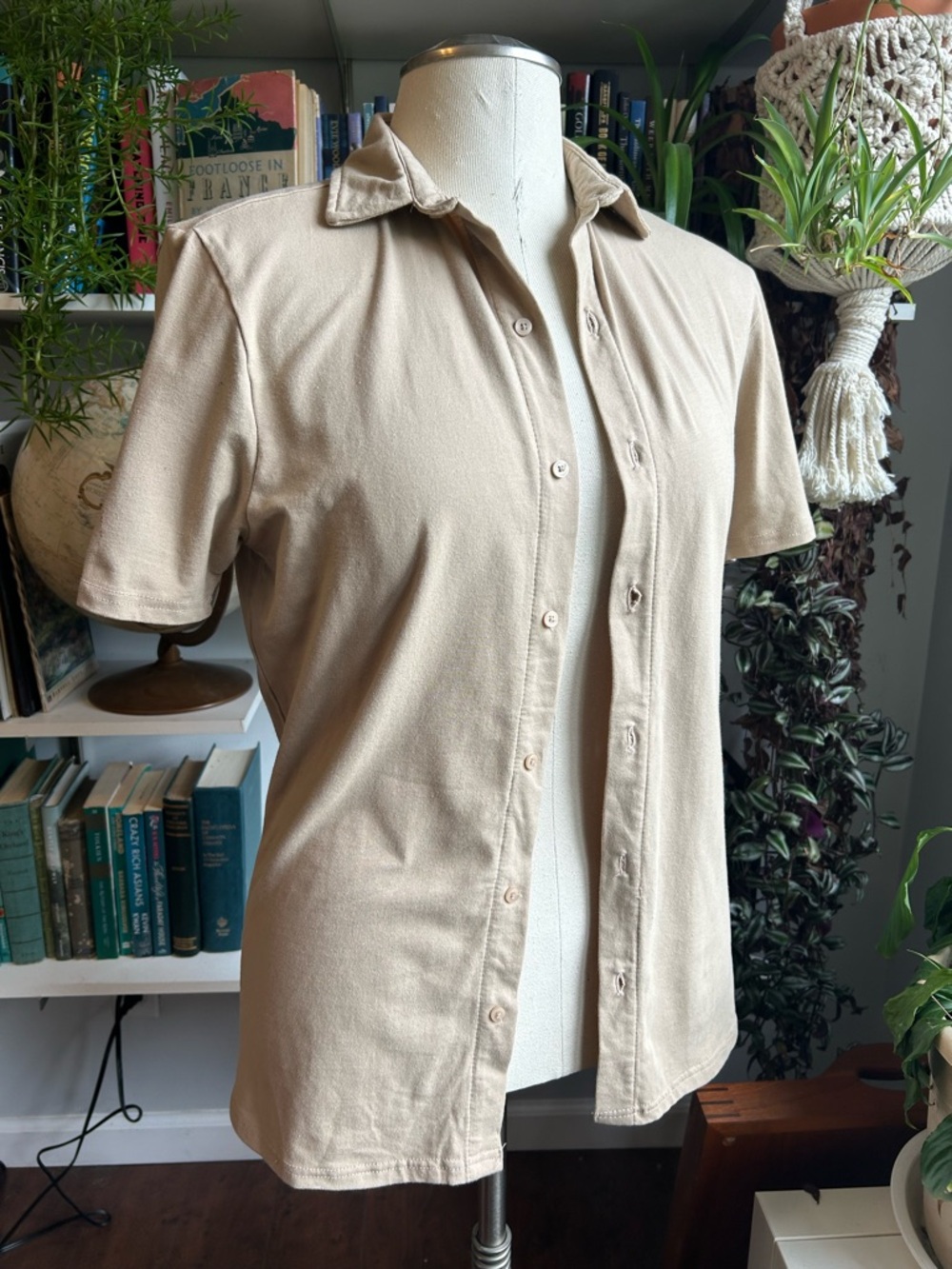 Boohoo Beige Short-Sleeve Casual Button-Down Shirt